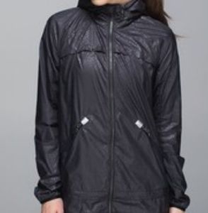 Lululemon black snake print windbreaker jacket size 6